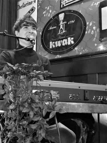 Recording session for Het Gilde Live - Weak In The Knees